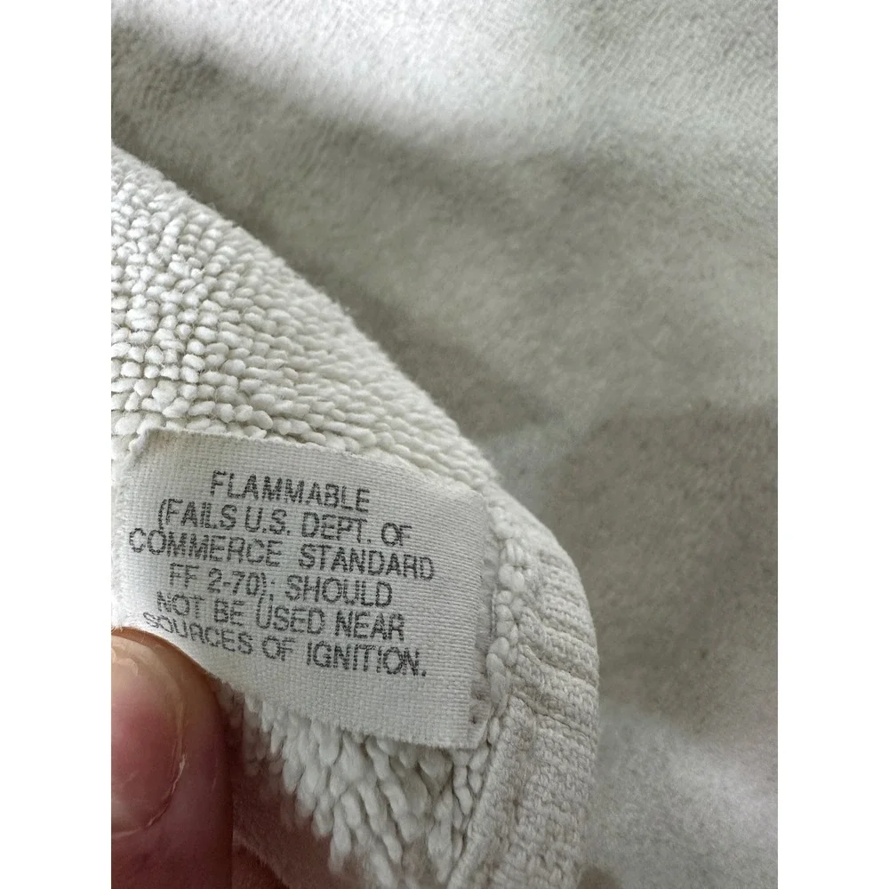 Vintage Castle by Dundee Tradition White Cotton Bath Towel Made in USA 26x36